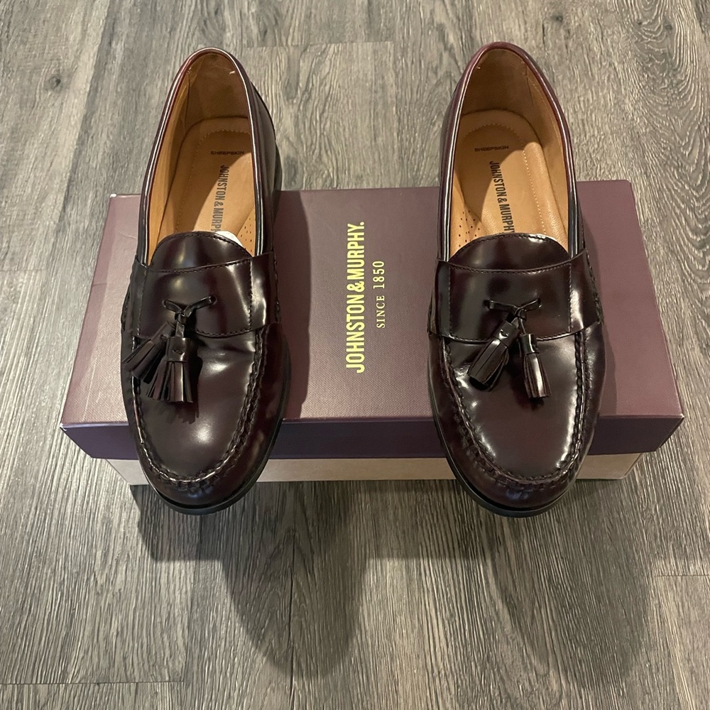 Johnston & Murphy Hayes Tassel Burgundy Full Grain size 8.5